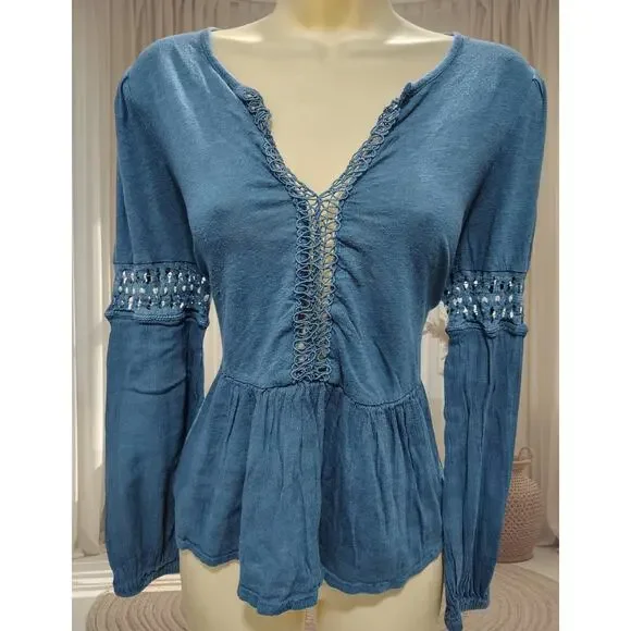 LUCKY BRAND Women's Boho Denim-Like Long Sleeve Top Sz M / Medium Blue - Picture 1 of 4